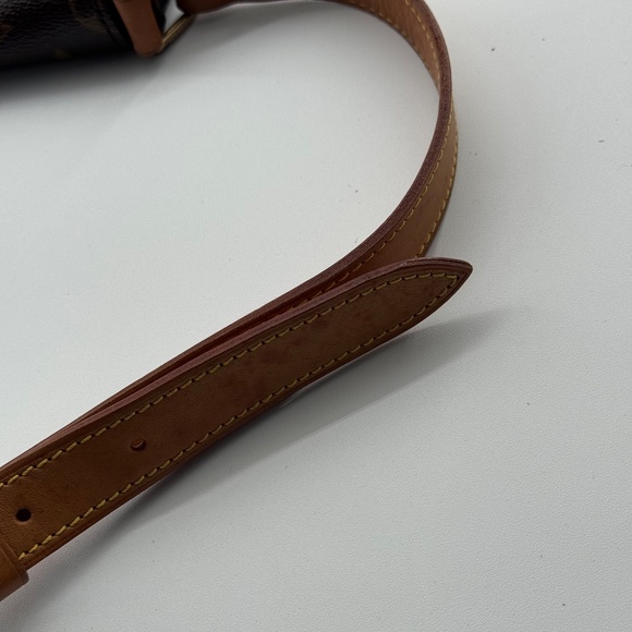 Louis Vuitton Monogram Crossbody Messenger Bag - Picture 10 of 16